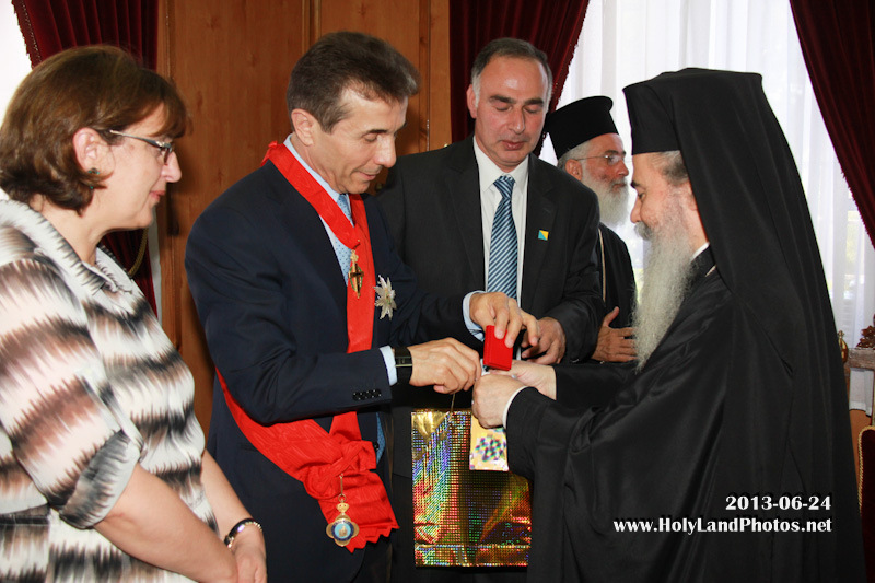 Награждение Премьер-министра Грузии
